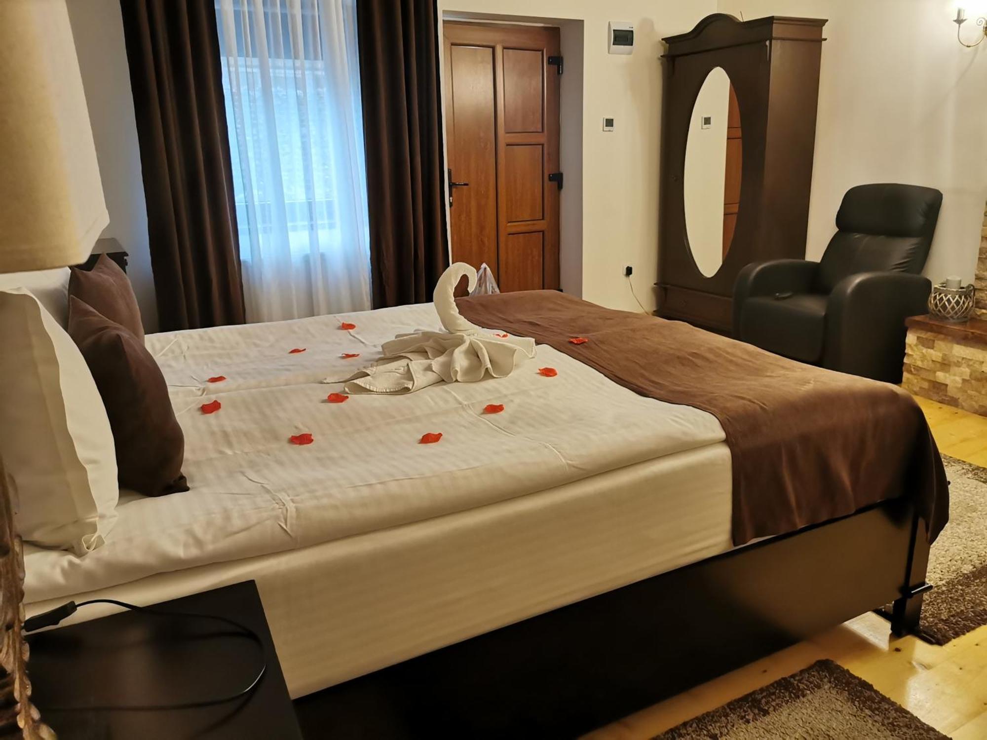 Отель Select House Сибиу Номер фото